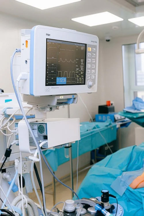 Heart monitor being used on a patient in a hospital